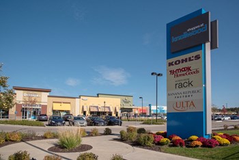 knollwood mall shopping nearby